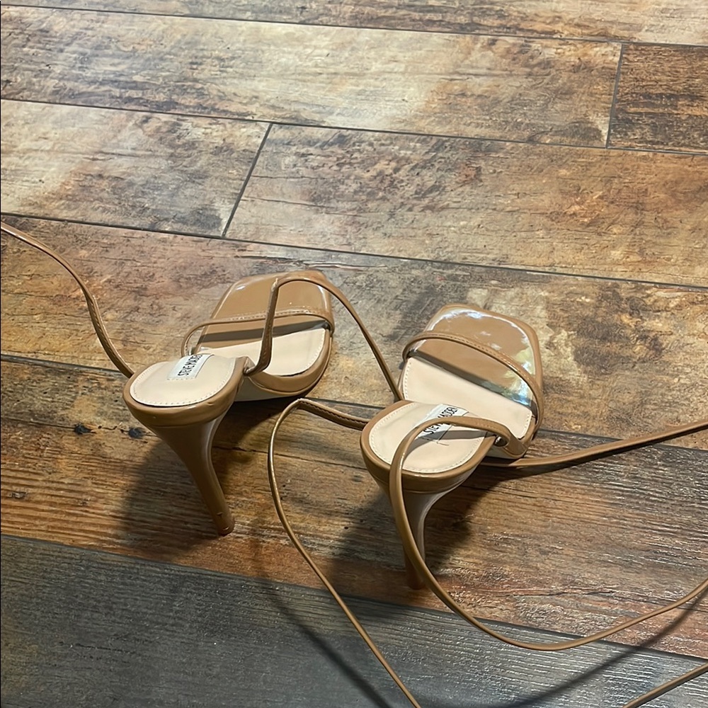 Steve Madden Tan Stiletto Heels Elegant Design